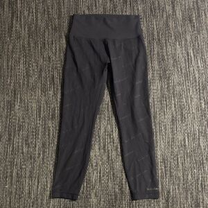 Lululemon Wunder Train legging High-Rise Tight 25" *Special Edition SPELLOUT